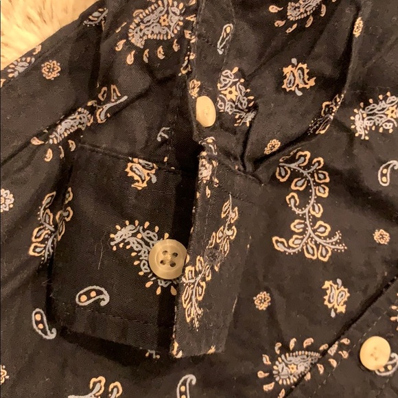 🎉HP🎉 Paisley button down shirt size 12 to 18 months - Picture 4 of 4